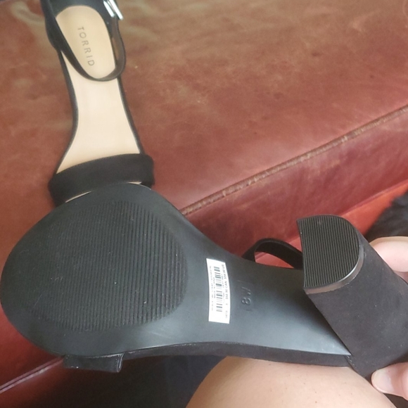 Torrid Black Tapered Heel NWT - Picture 5 of 7